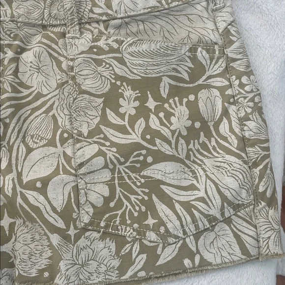 Pilcro Printed Botanical Shorts - Picture 6 of 10